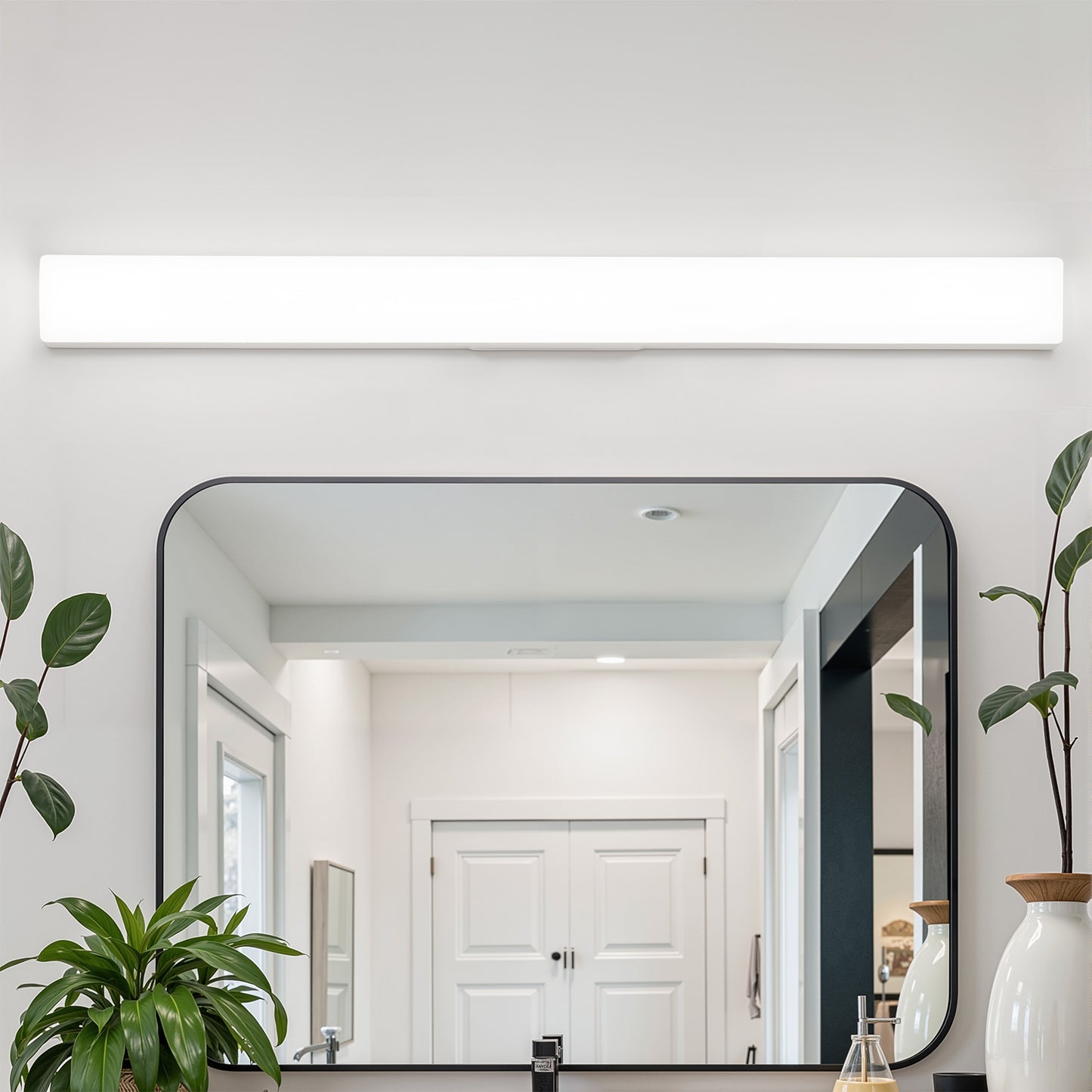 YANSUN 24 W LED Bathroom Vanity Light with White Linear Bar Design, Integrated Light Source Wall Mounted Fixture